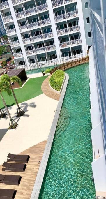 California Coastal In Bay Apartment Manila