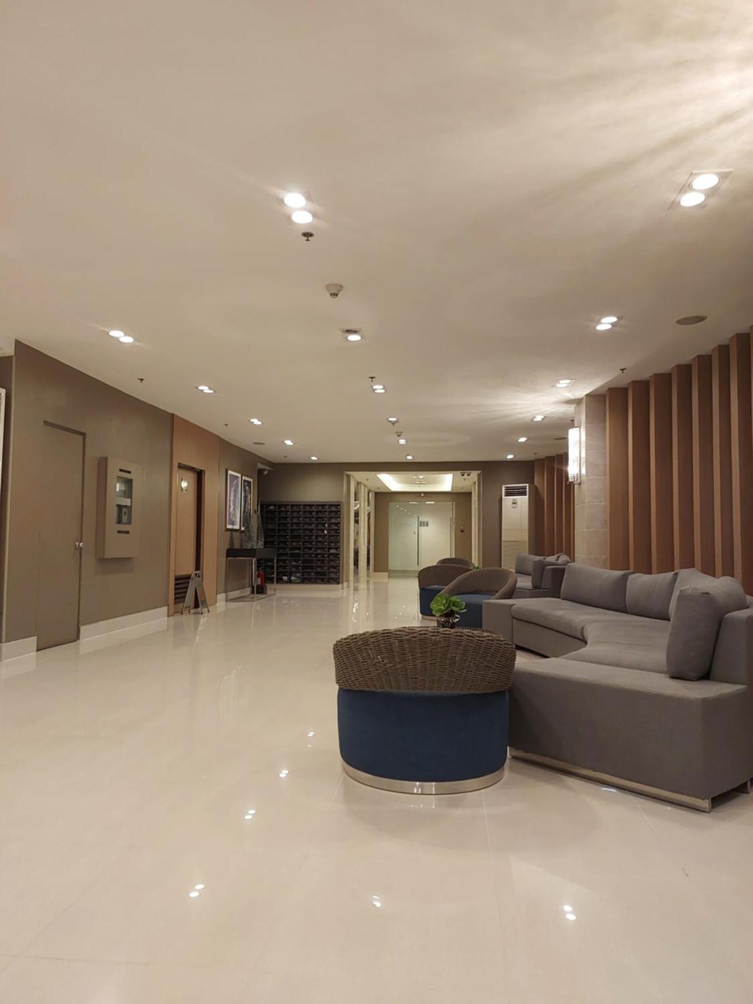 Sea Residences Moa Jaylord Place * Manila