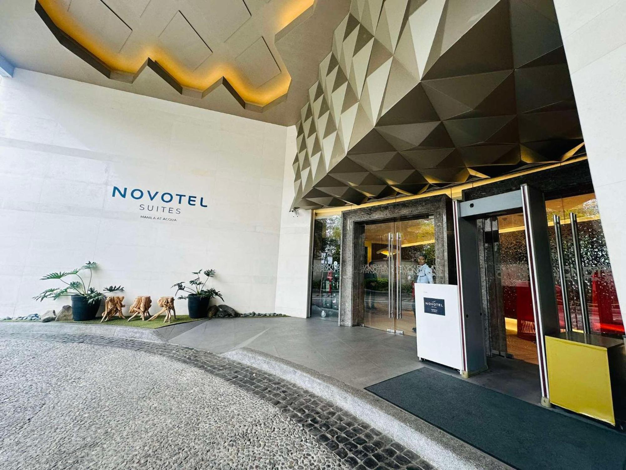 Novotel Manila Aqua Residences Near Makati By Hamodi'Scrib Apartment *