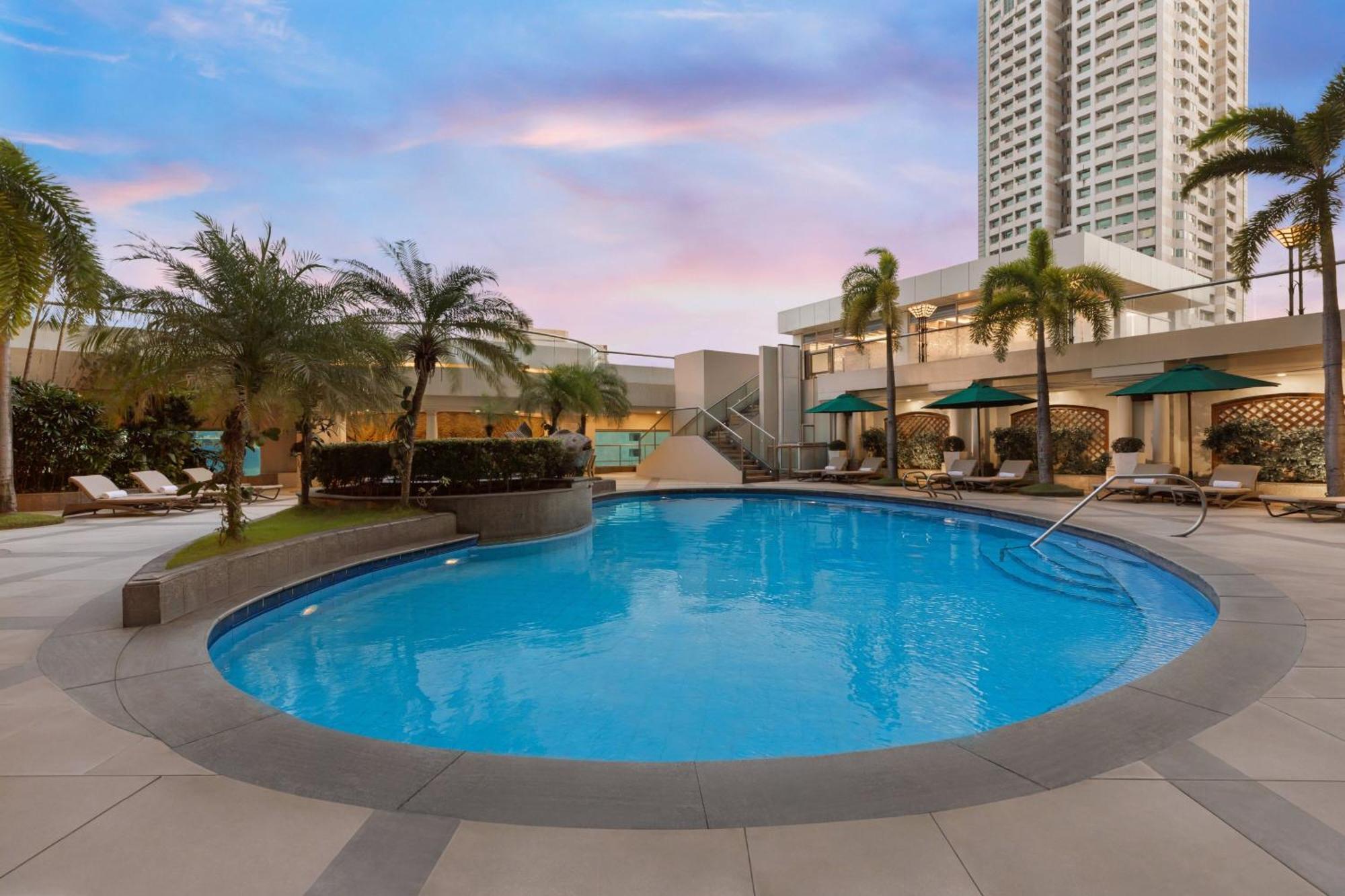 Sheraton Bay Hotel