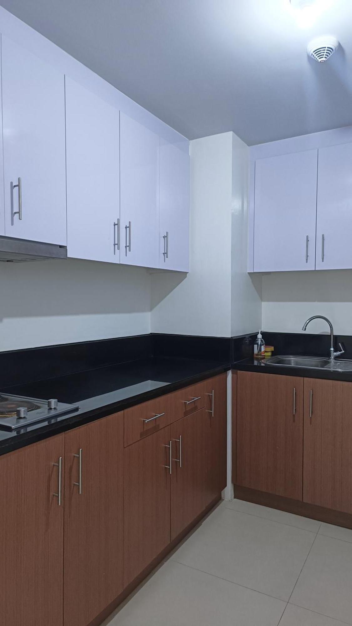 1br And Unit @ 150 Newport Near Naia 3 Manila