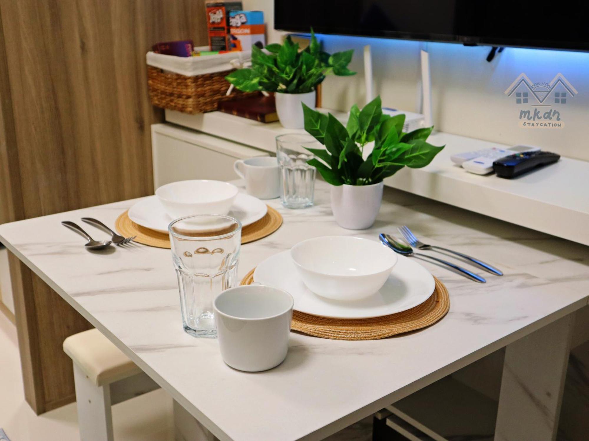 Cozy Vibrant Staycation Netflix Wifi Mandaluyong * Manila