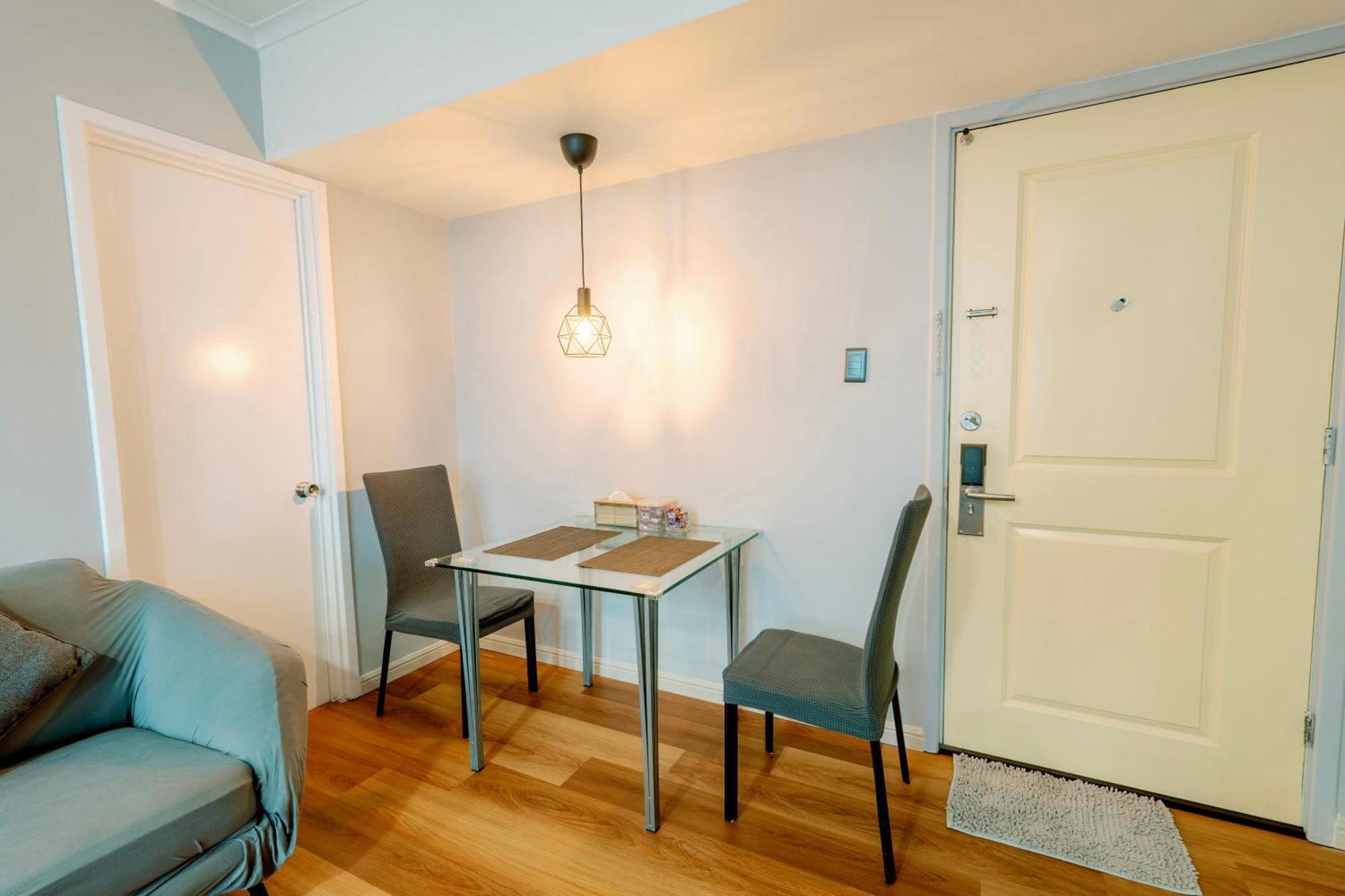 Cozy And Spacious At Soma Bgc Near Sm Aura And Bonifacio High Street Apartment