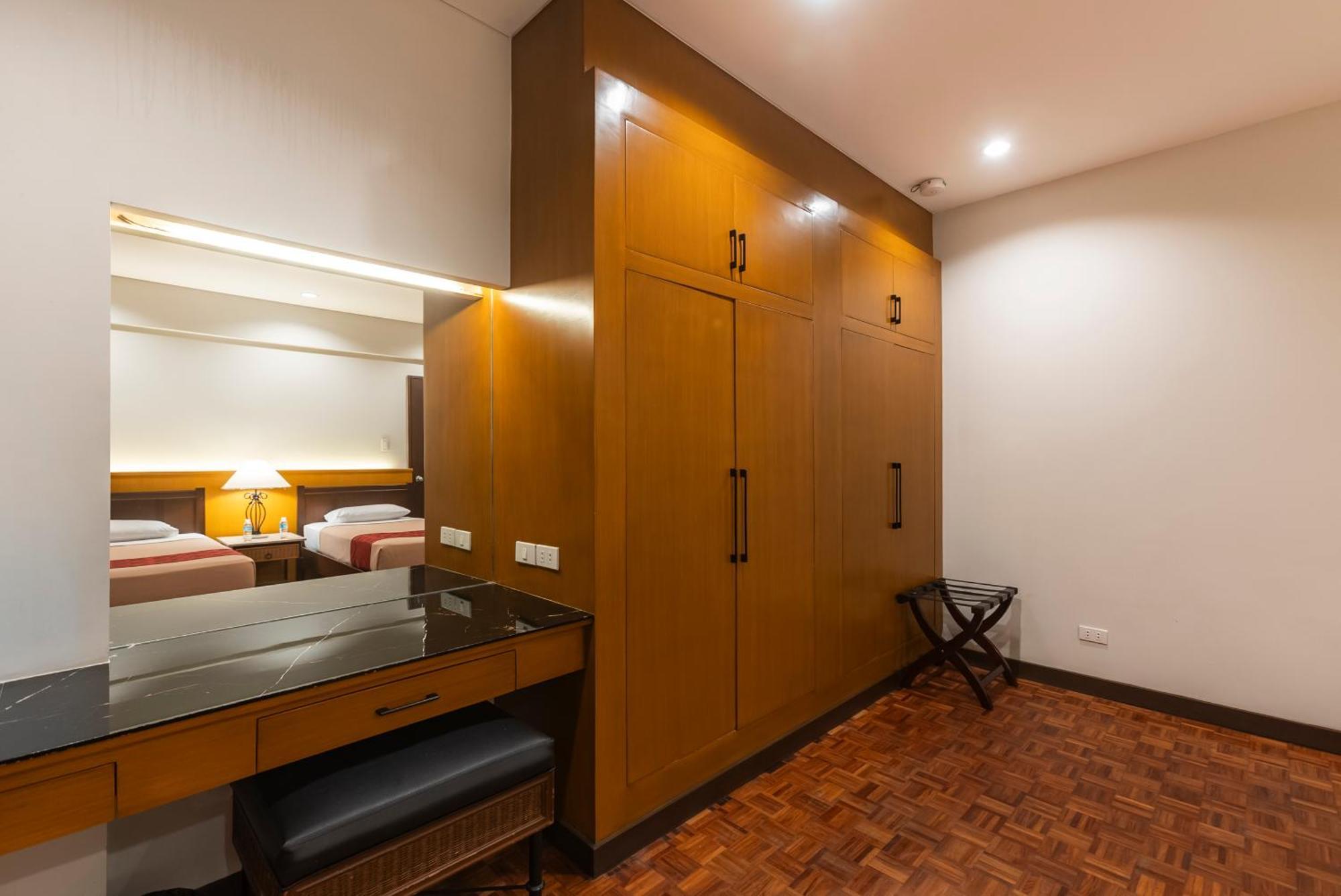 Hotel Tropicana Manila