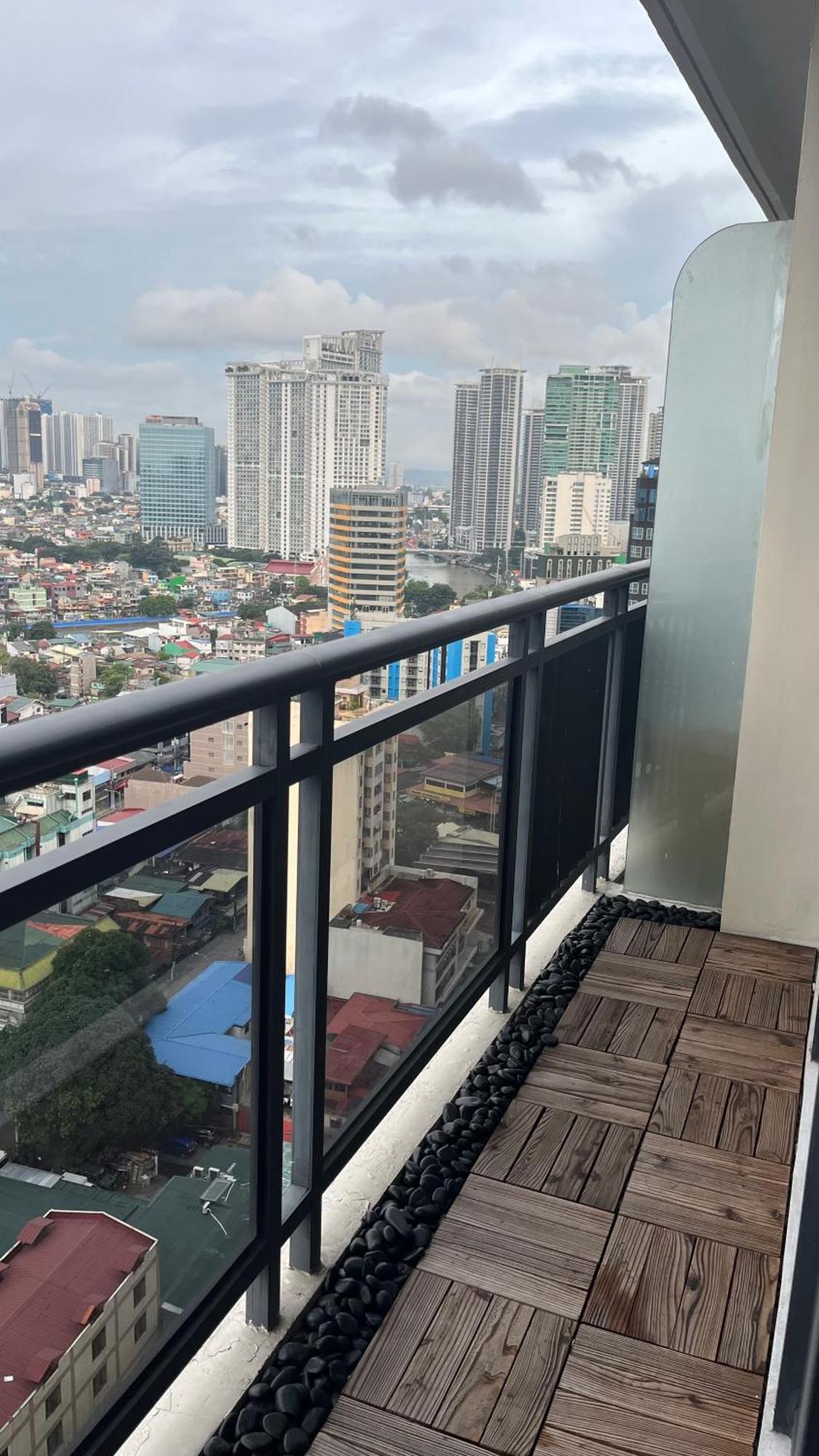 Apartment Newly Spacious Unit In Poblacion Makati W Full Stunning View, Wifi, Sauna, Gym, Swimming Pool And Game Room! Manila
