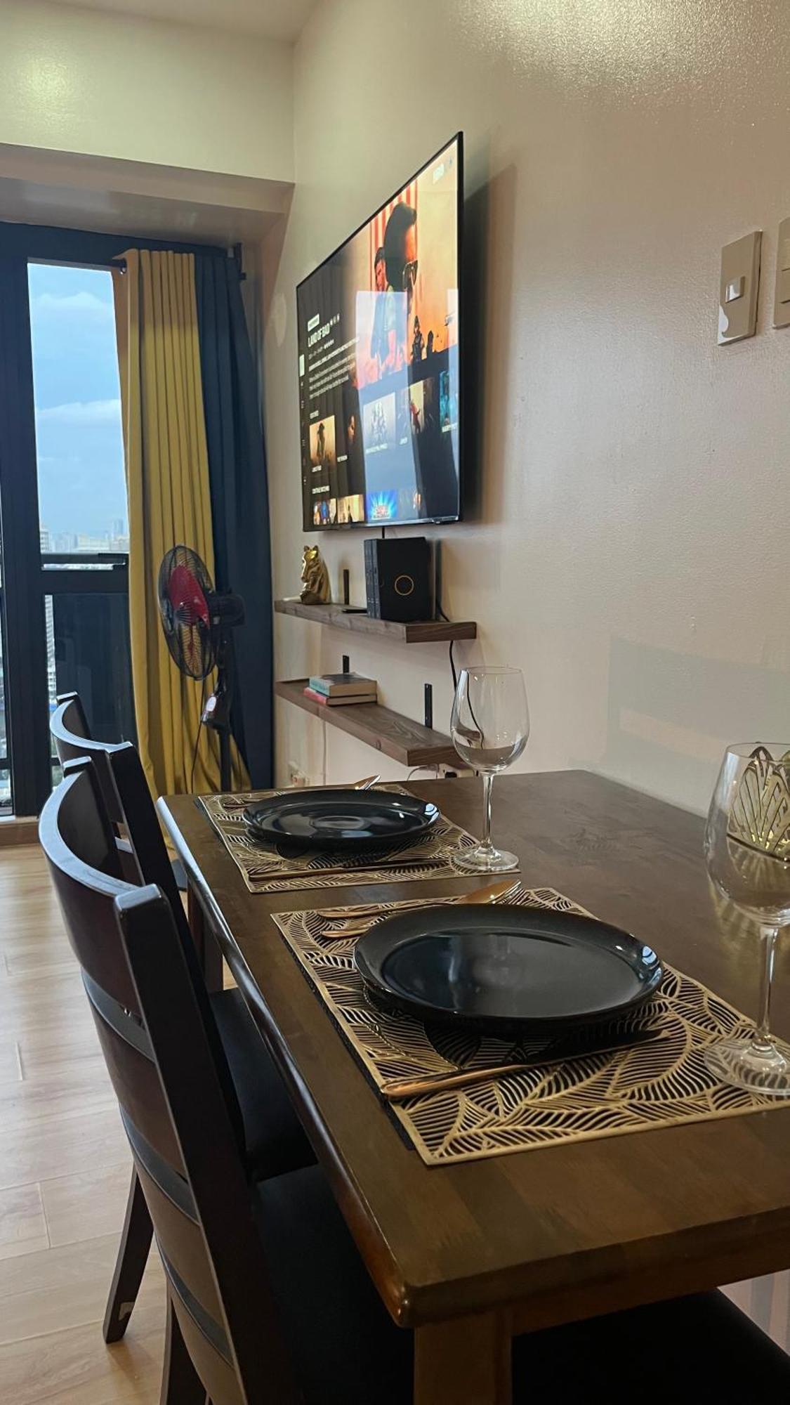 Newly Spacious Unit In Poblacion Makati W Full Stunning View, Wifi, Sauna, Gym, Swimming Pool And Game Room! Manila