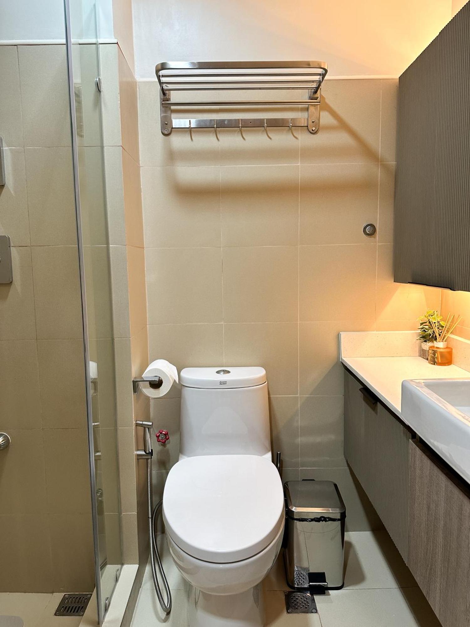 Apartment Cozy And Aesthetic At Shore 3 In Moa, Pasay Manila