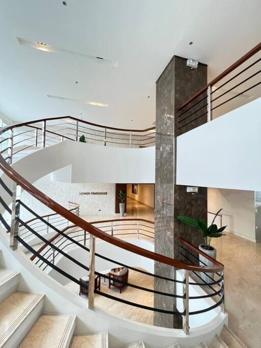 Apartment 2br Solana Near Moa Picc Naia *