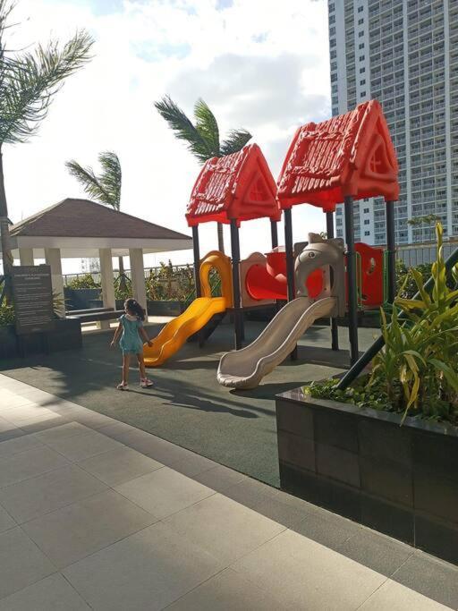 2br Solana Near Moa Picc Naia * Manila