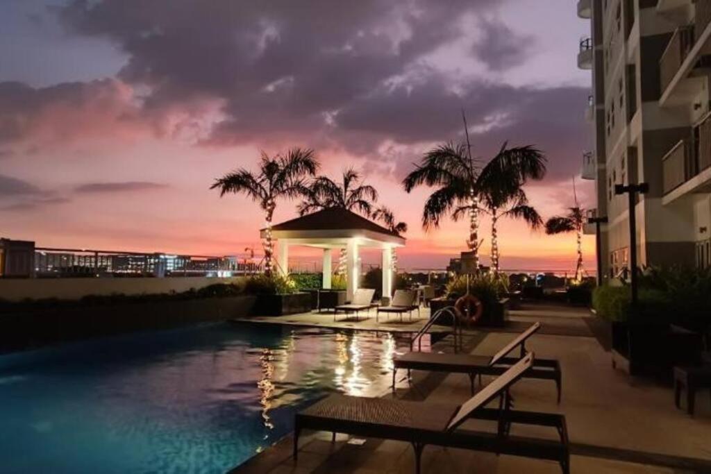 2br Solana Near Moa Picc Naia Apartment