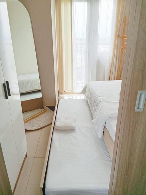 2br Solana Near Moa Picc Naia Manila