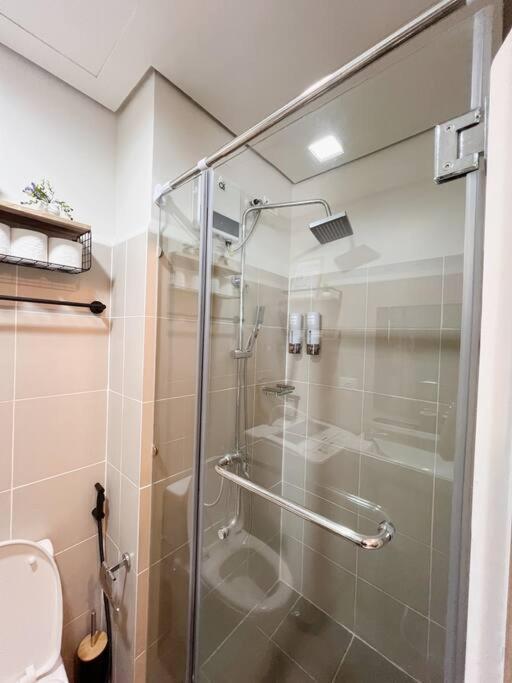 2br Solana Near Moa Picc Naia * Manila