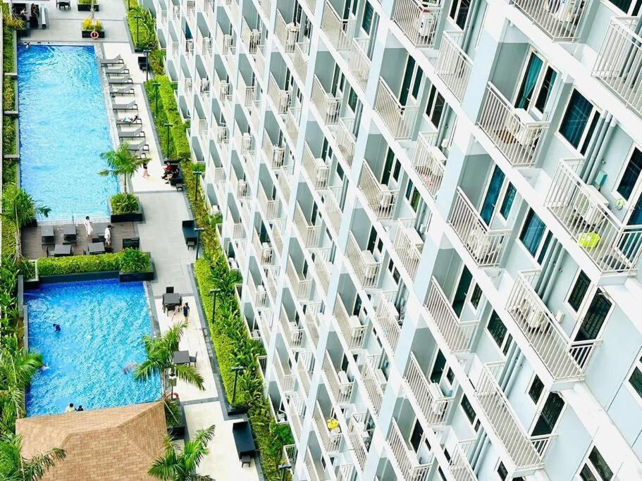 2br Solana Near Moa Picc Naia Apartment Manila