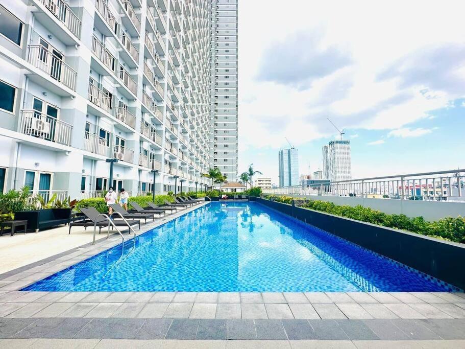 2br Solana Near Moa Picc Naia *