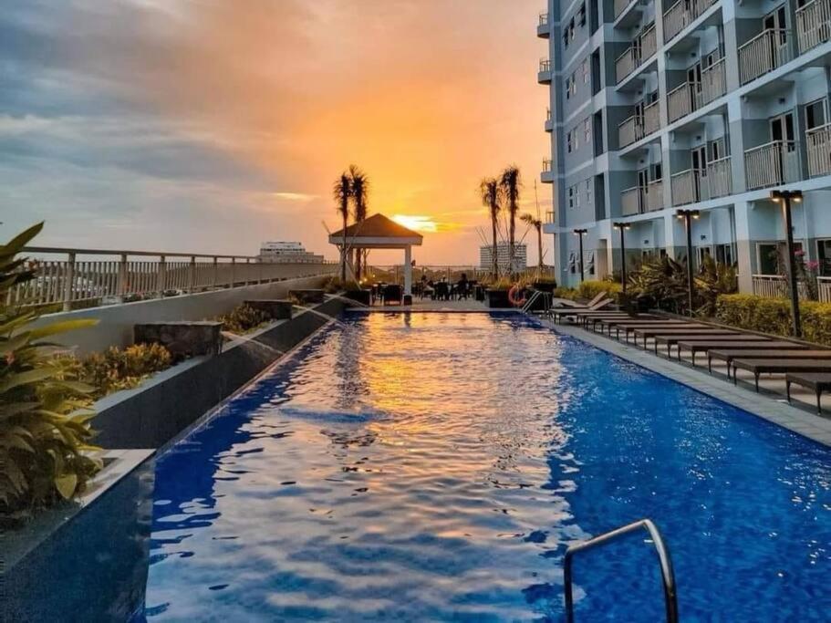 Apartment 2br Solana Near Moa Picc Naia