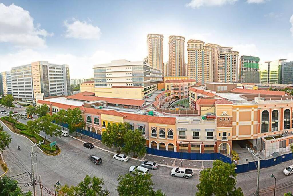 Mckinley 1br Near Venicegrandcanal Fiberwifi * Manila