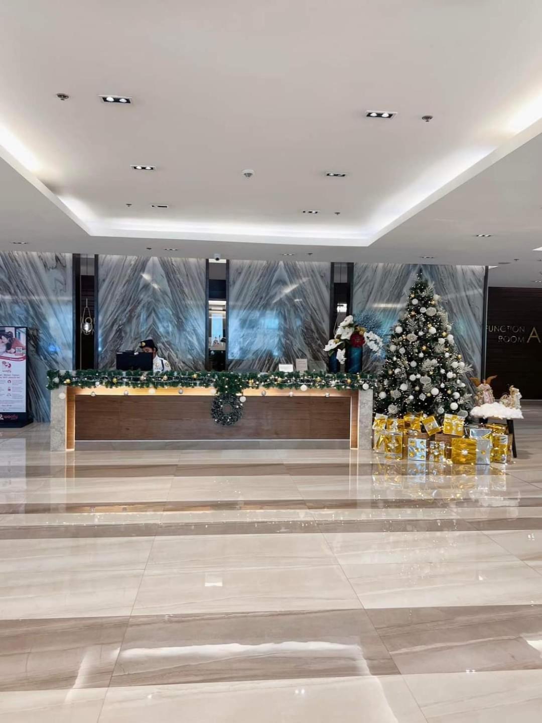 2br Solana Near Moa Picc Naia Manila