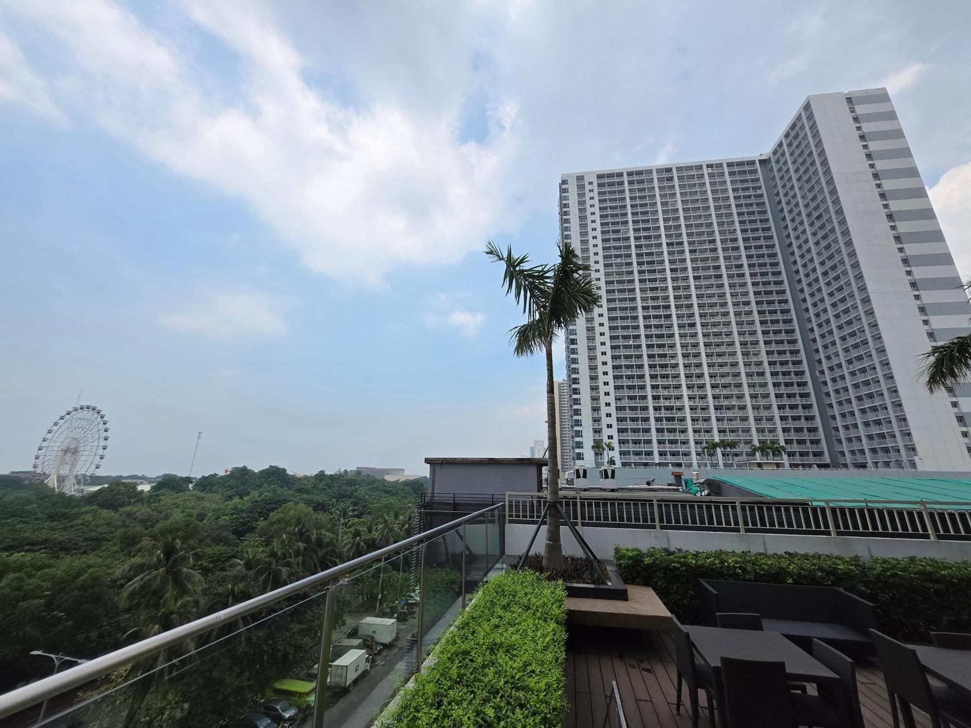 2br Solana Near Moa Picc Naia Manila