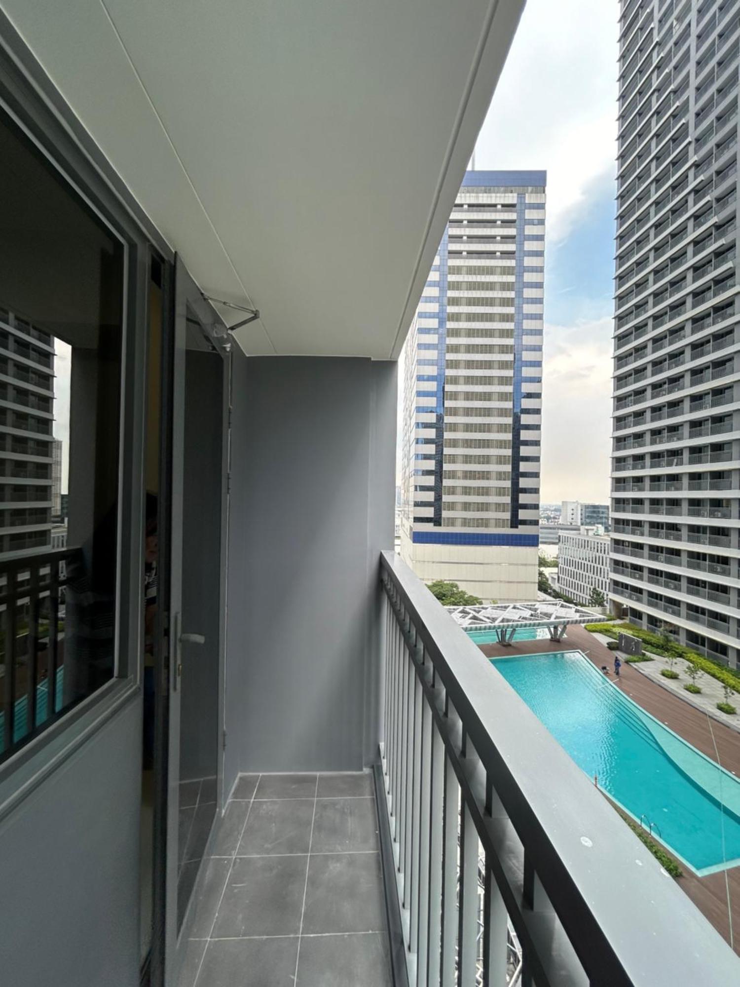 Balay Mulano At Fame Residences Mandaluyong L With Balcony Pool View L 200mbps Wifi