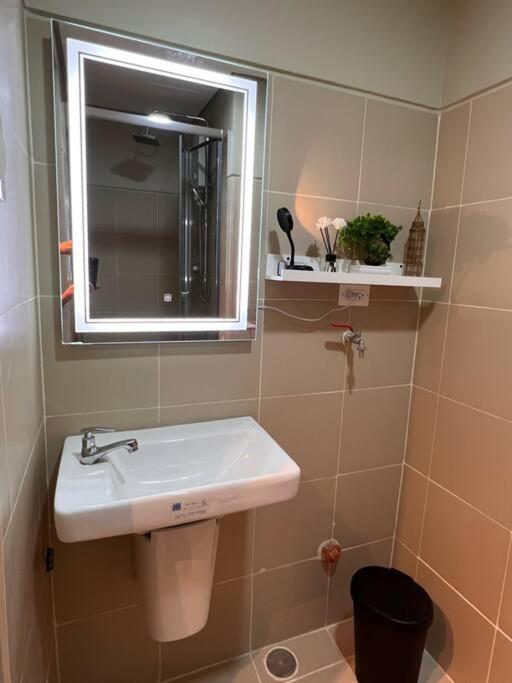 Apartment Balay Mulano At Fame Residences Mandaluyong L With Balcony Pool View L 200mbps Wifi