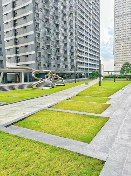 Apartment Balay Mulano At Fame Residences Mandaluyong L With Balcony Pool View L 200mbps Wifi *
