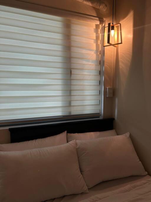 Balay Mulano At Fame Residences Mandaluyong L With Balcony Pool View L 200mbps Wifi Apartment *