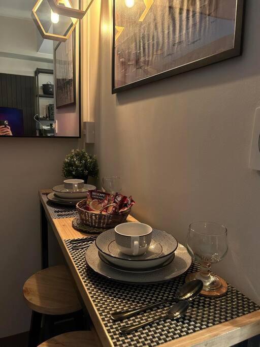 Balay Mulano At Fame Residences Mandaluyong L With Balcony Pool View L 200mbps Wifi * Manila