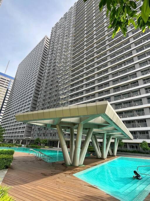 Balay Mulano At Fame Residences Mandaluyong L With Balcony Pool View L 200mbps Wifi Apartment Manila