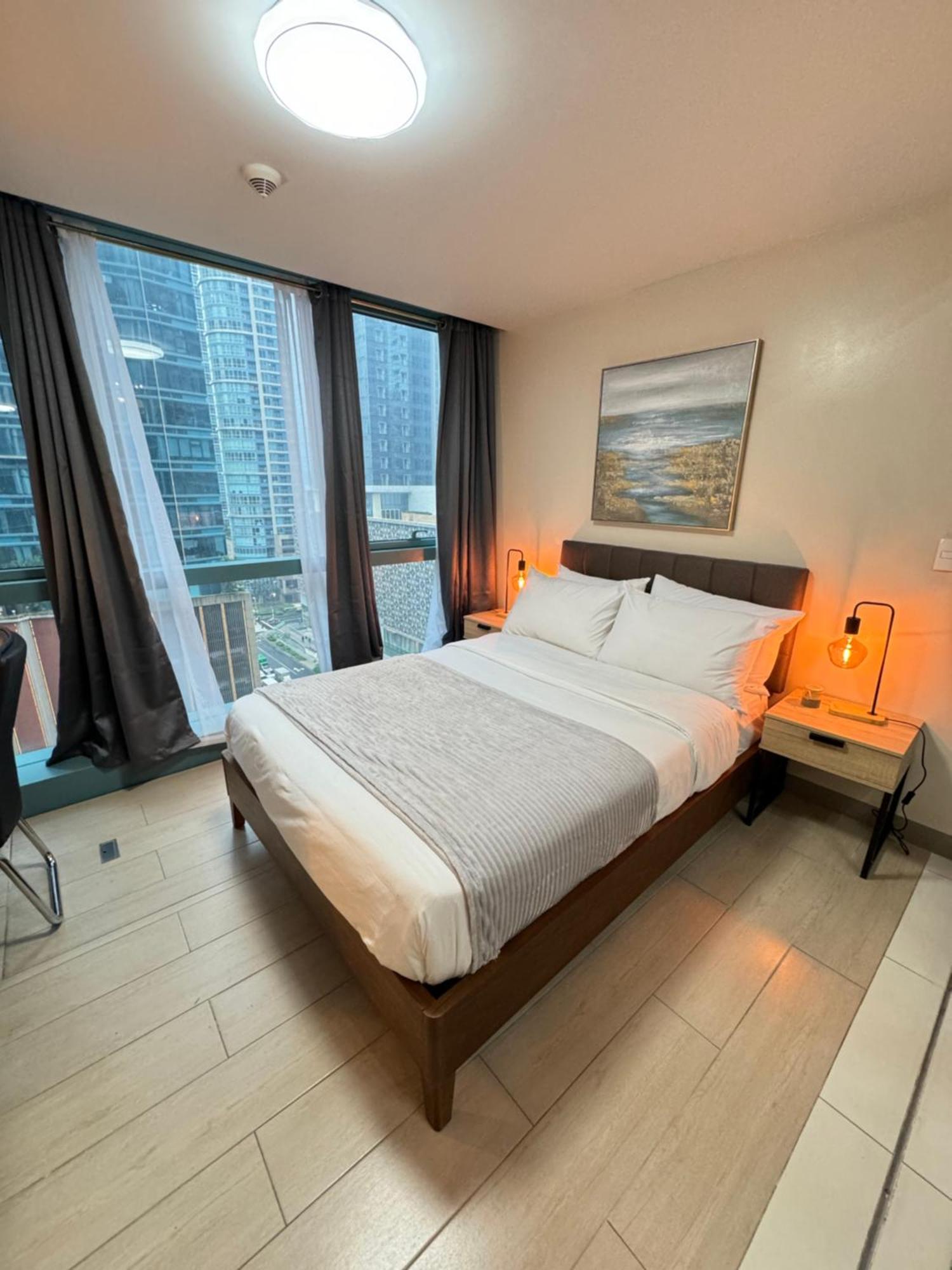 Apartment Rustic Elegance New One Bedroom One Uptown Free Parking *