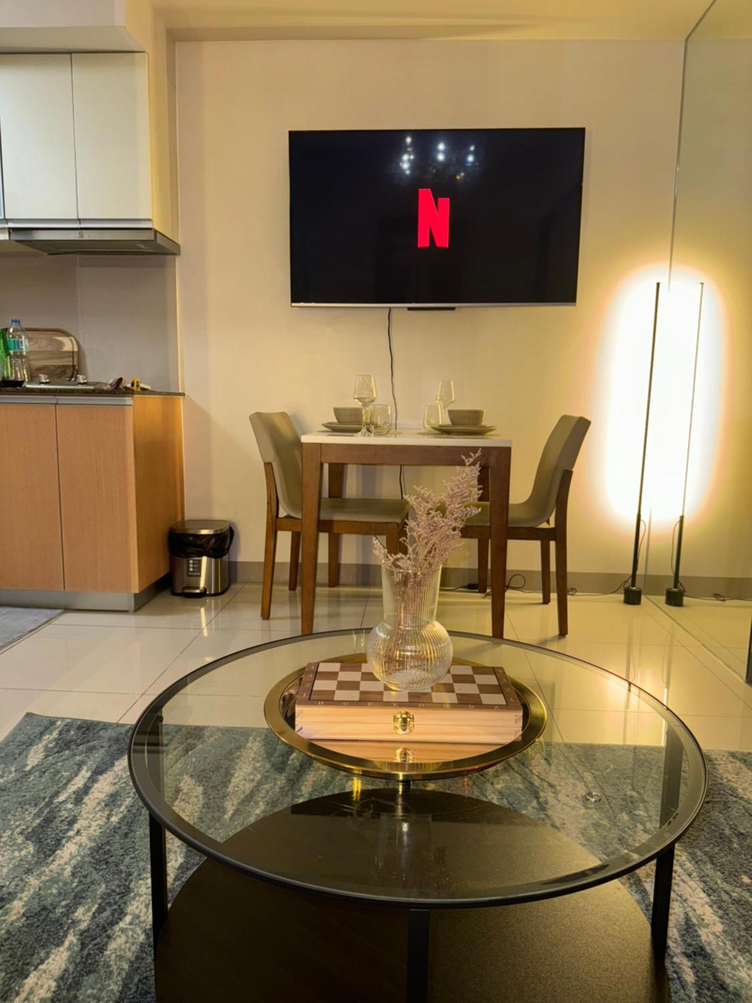 Rustic Elegance New One Bedroom One Uptown Free Parking Manila