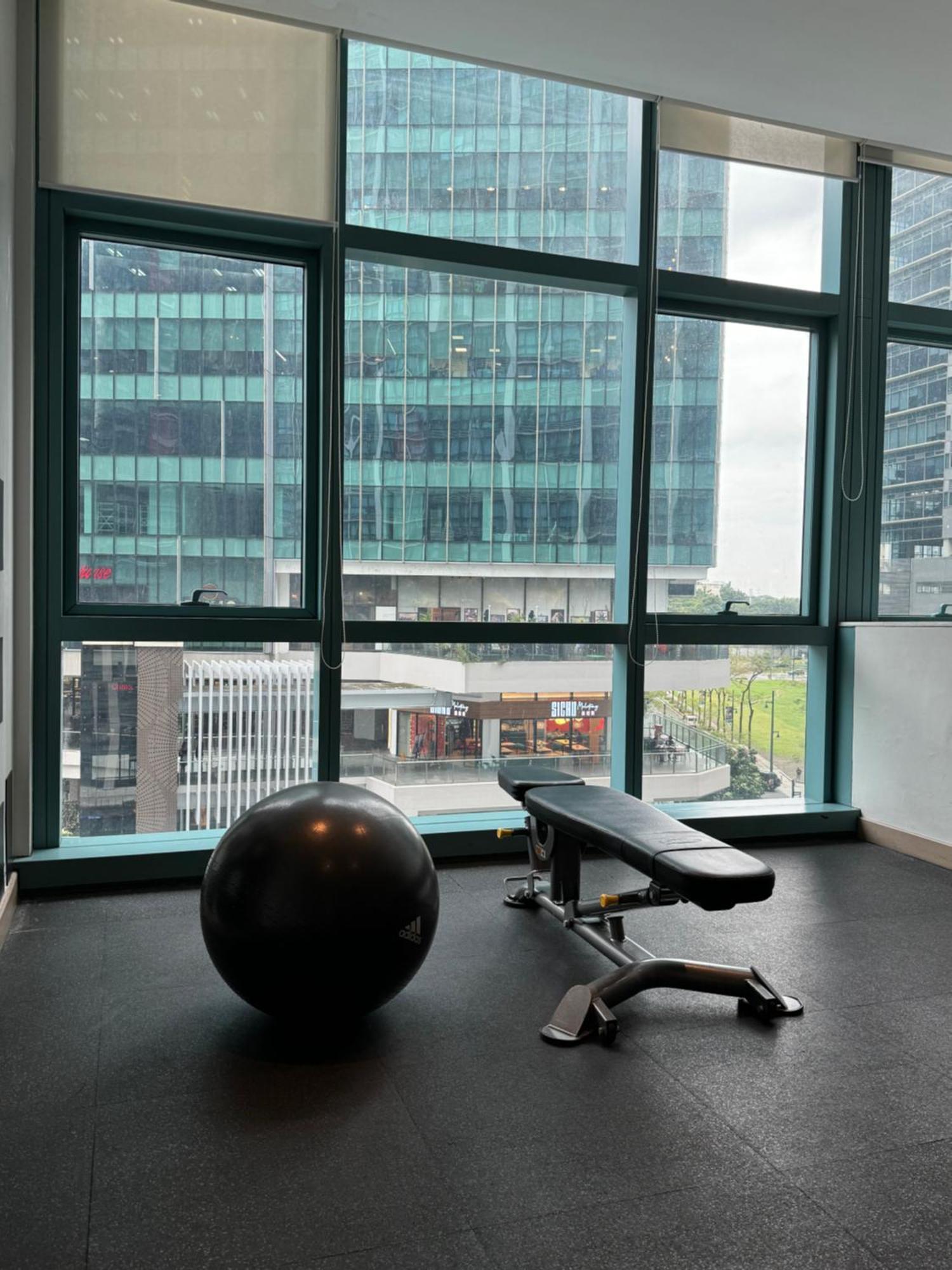 Rustic Elegance New One Bedroom One Uptown Free Parking Manila