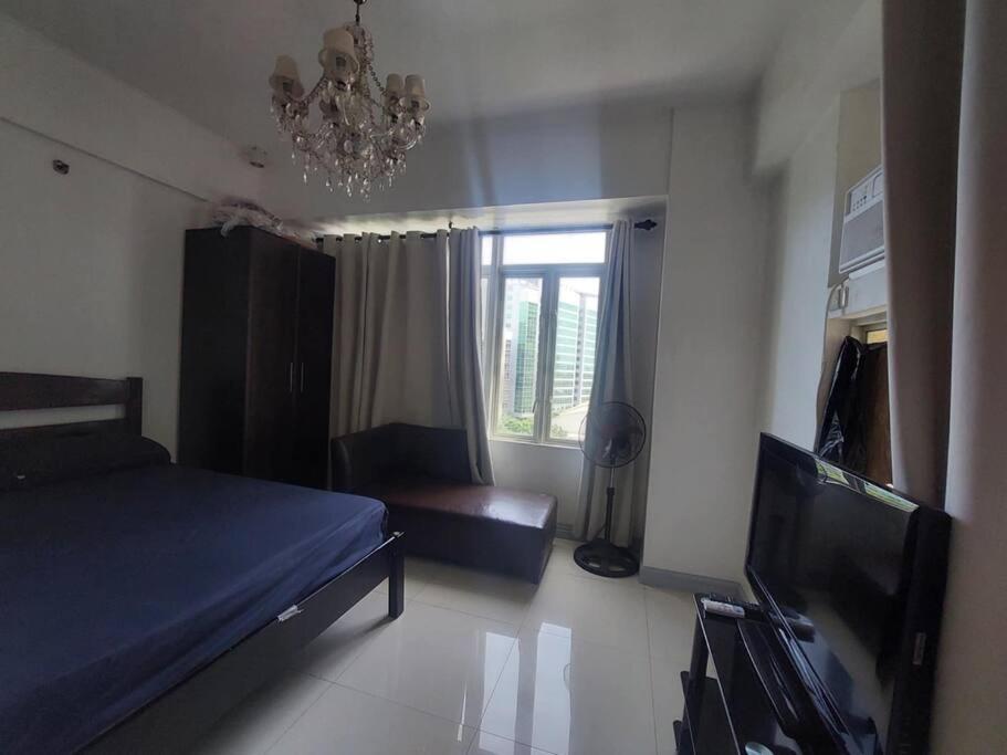 Deluxe Corner Stamford Mckinley Hill Apartment Manila