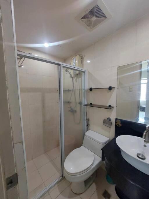 Deluxe Corner Stamford Mckinley Hill * Manila