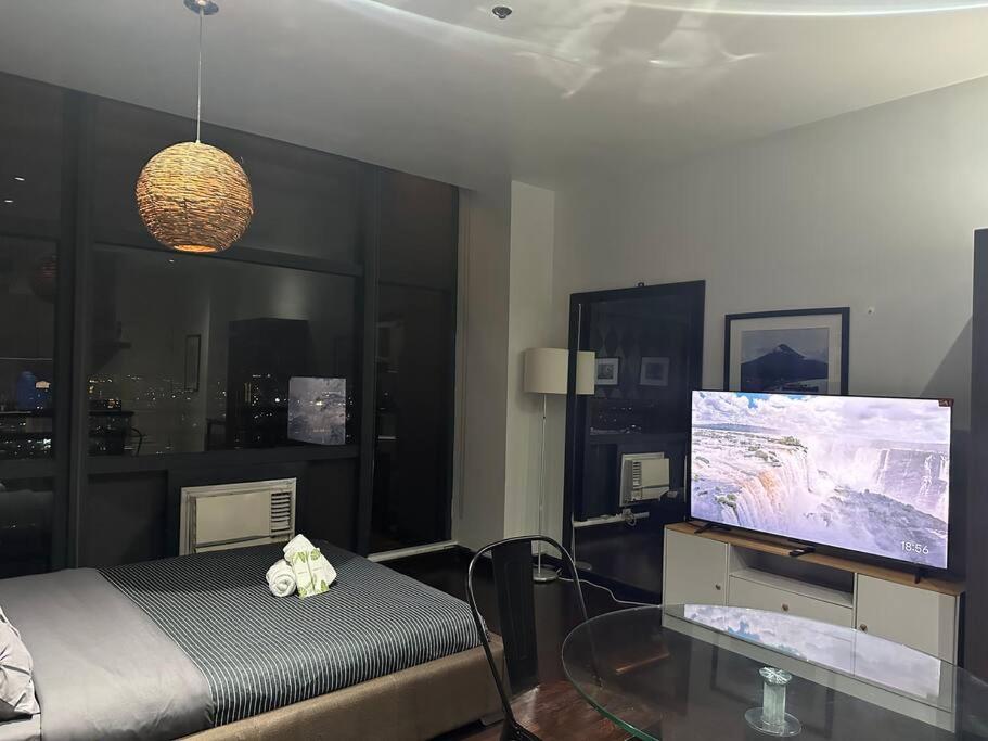 Penthouse Highspeed Wi Fi Smart Tv Pool Gym