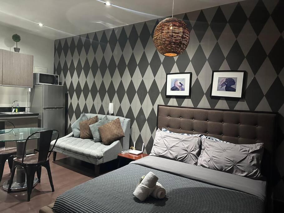 Penthouse Highspeed Wi Fi Smart Tv Pool Gym Apartment *