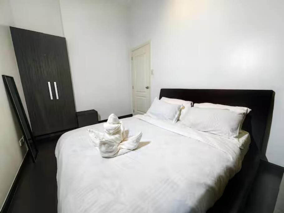 Apartment 66f 1 Bedroom Penthouse With 2 Balconies Panoramic View Manila