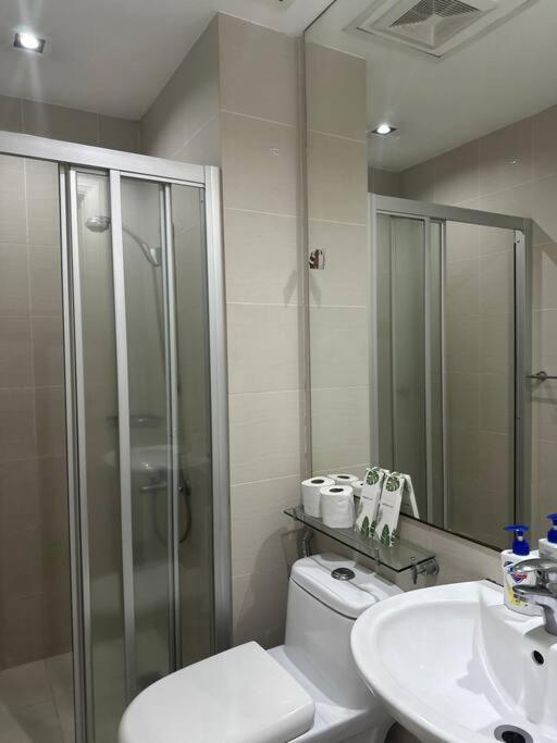 Gramercy On 52nd Floor Rockwell View Free Wifi * Manila