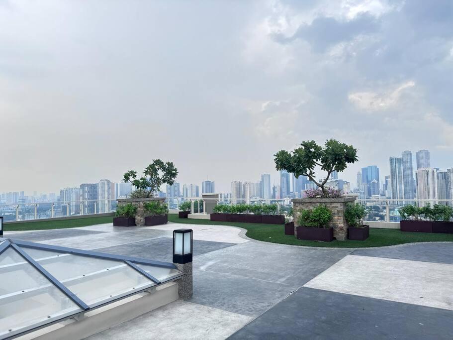 1-br With Pool & Skyline Views In Pasig Apartment *