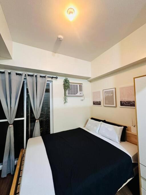 1-br With Pool & Skyline Views In Pasig Apartment