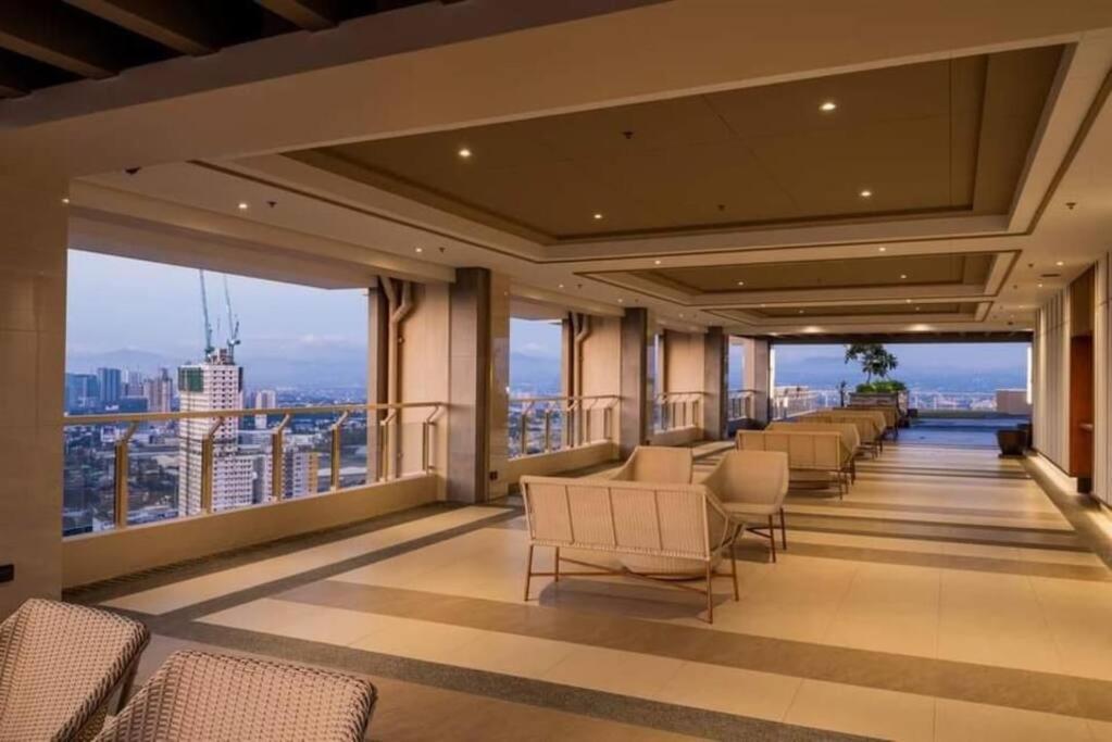 Apartment 1-br With Pool & Skyline Views In Pasig