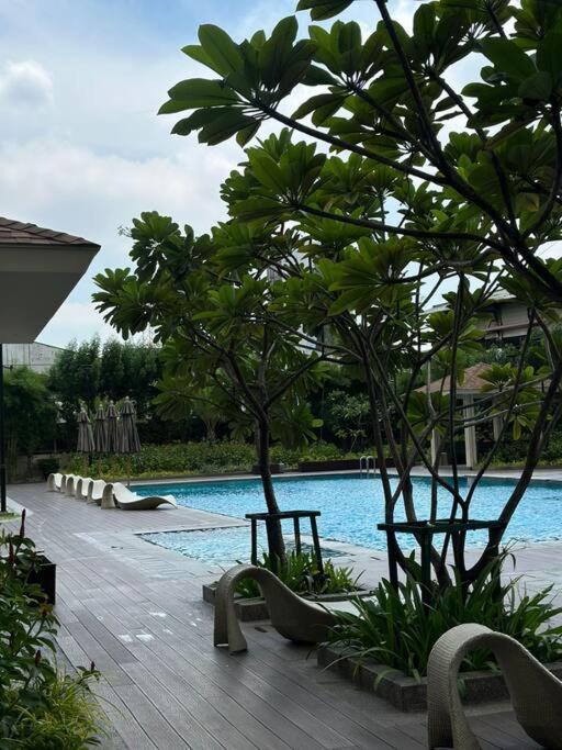 Apartment 1-br With Pool & Skyline Views In Pasig Manila