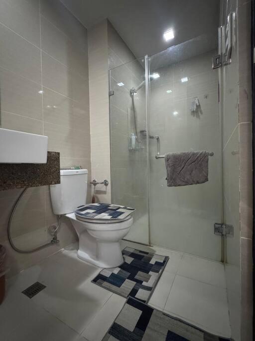 Budget In 81 Newport Near Terminal 1 Bedroom C6-3h * Manila