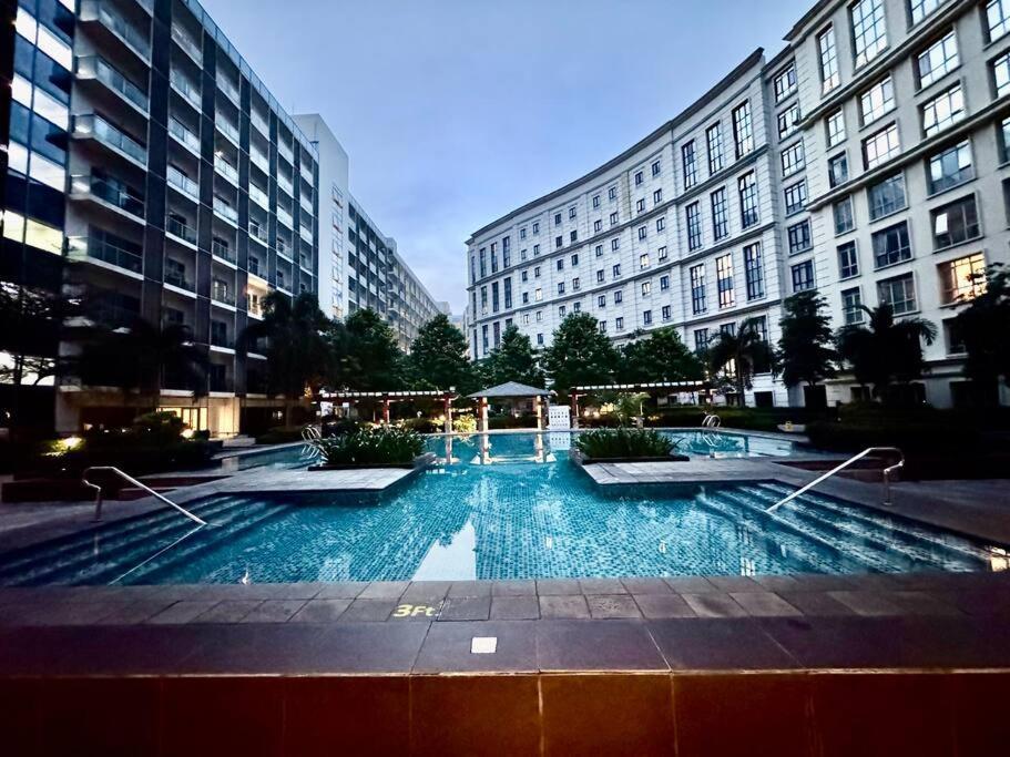 Budget In 81 Newport Near Terminal 1 Bedroom C6-3h