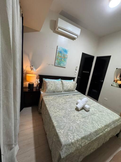 Budget In 81 Newport Near Terminal 1 Bedroom C6-3h Apartment
