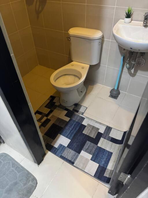 Apartment Budget In 81 Newport Near Terminal 1 Bedroom C6-3h