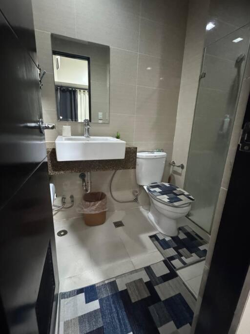 Apartment Budget In 81 Newport Near Terminal 1 Bedroom C6-3h