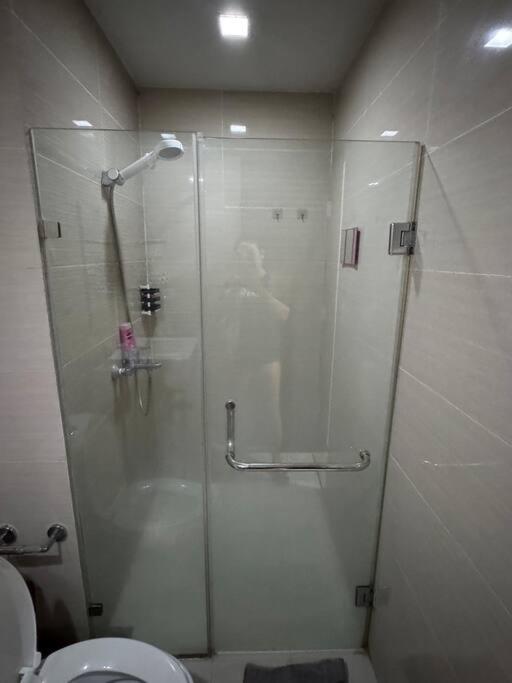 Apartment Budget In 81 Newport Near Terminal 1 Bedroom C6-3h Manila