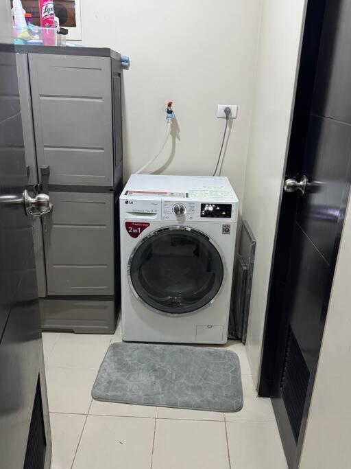 Apartment Budget In 81 Newport Near Terminal 1 Bedroom C6-3h Manila