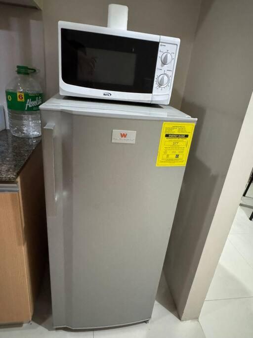 Apartment Budget In 81 Newport Near Terminal 1 Bedroom C6-3h Manila