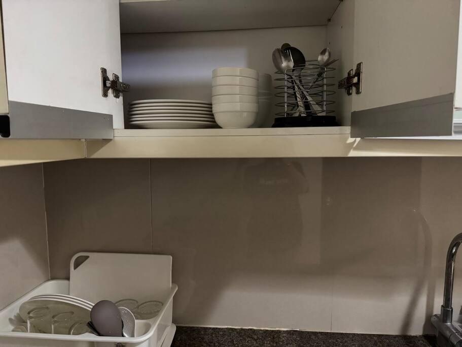 Budget In 81 Newport Near Terminal 1 Bedroom C6-3h Manila